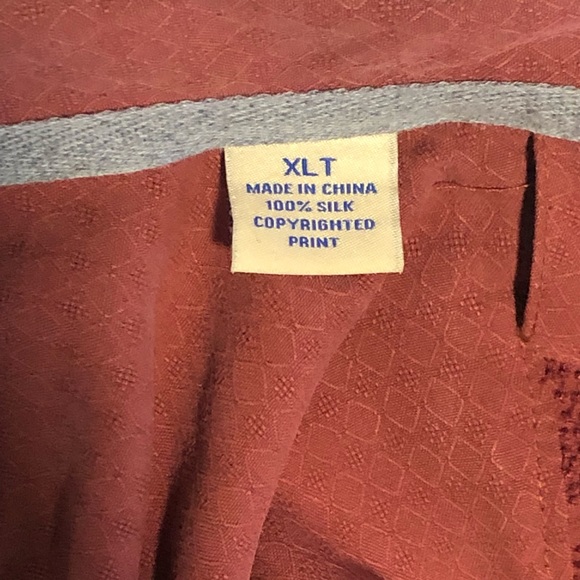 Tommy Bahama Camp Shirt. 100% silk XLT. Excellent condition too big so reposhing - Picture 6 of 6